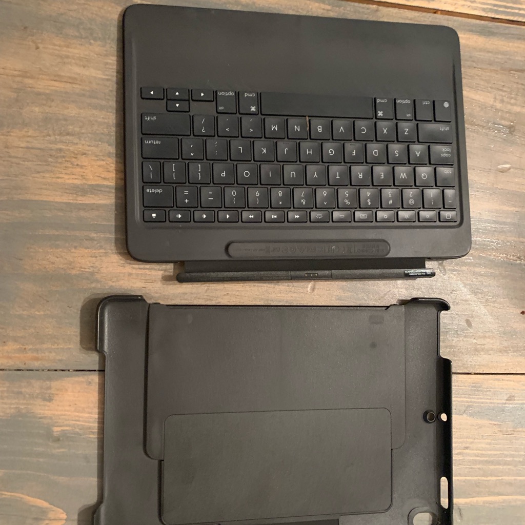 Logi Ipad Pro Keyboard/Pencil.